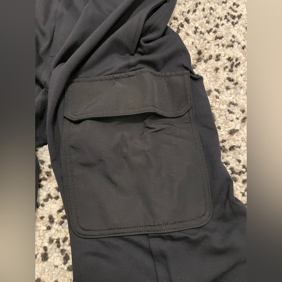 Tommy Hilfiger pants - Picture 2 of 4